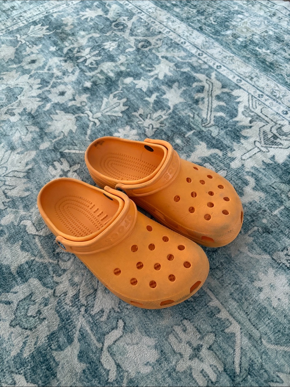 CROCS Classic Clog in Orange